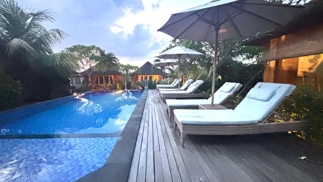 Photo of Others in Mushroom Bay