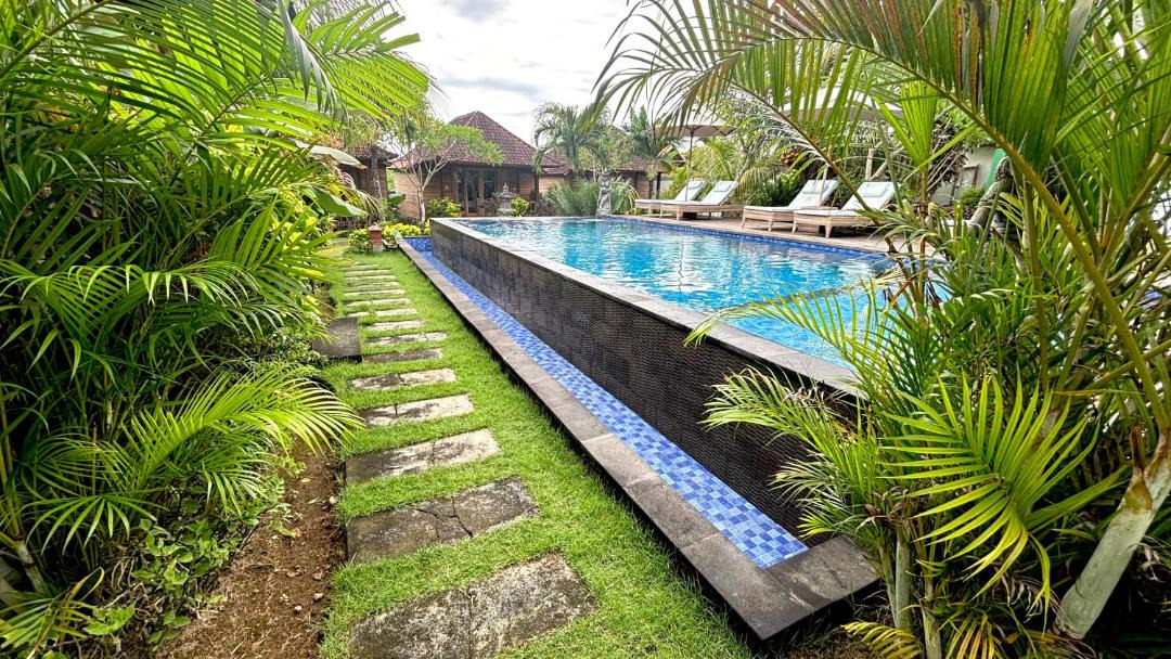 Photo of Others in Mushroom Bay