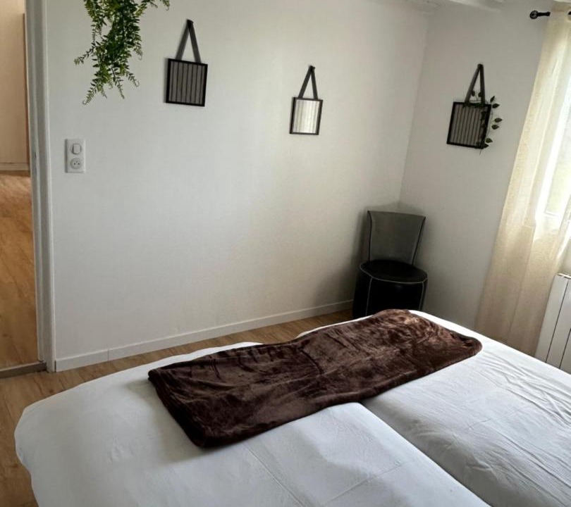 Photo of Bedroom in Saint-Remy-Boscrocourt