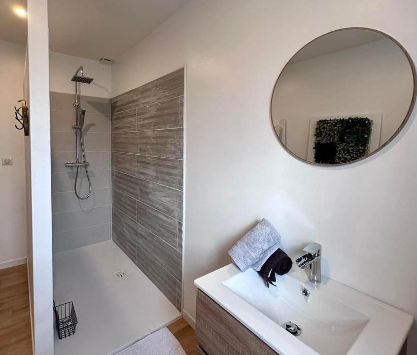 Photo of Bathroom in Saint-Remy-Boscrocourt