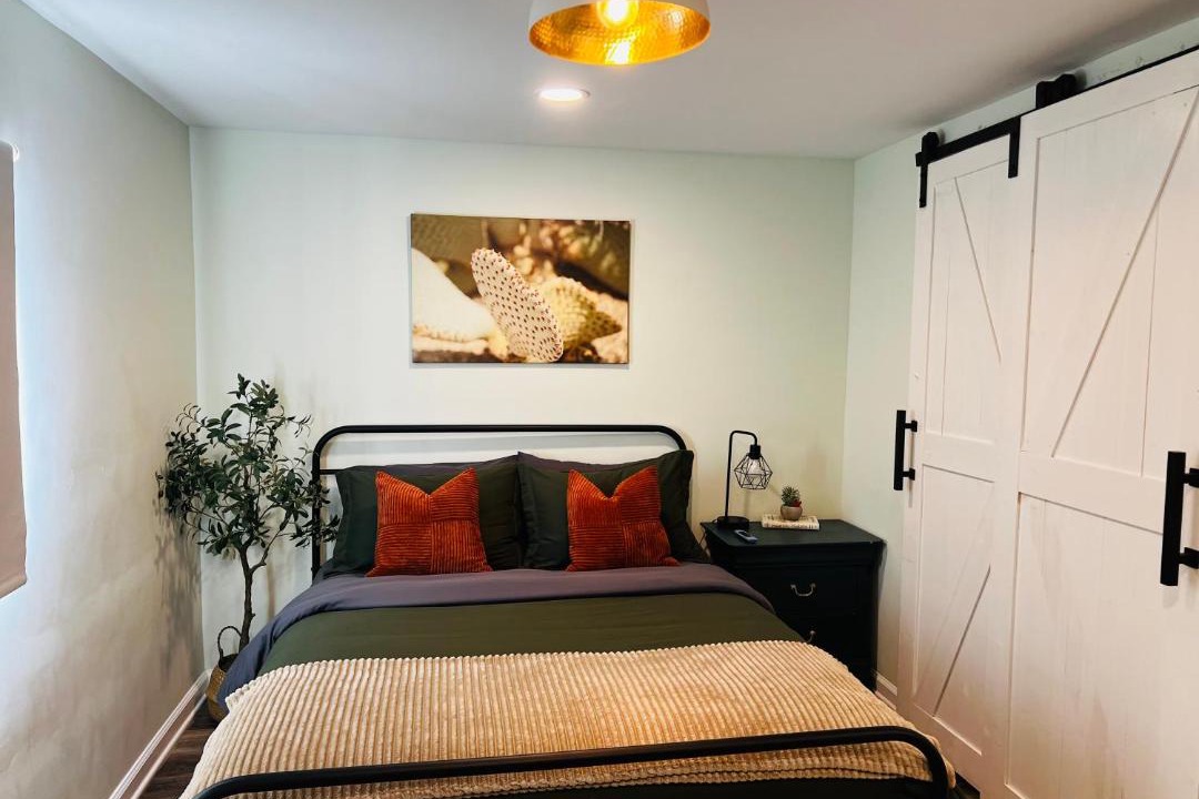 Photo of Bedroom in Candler-McAfee