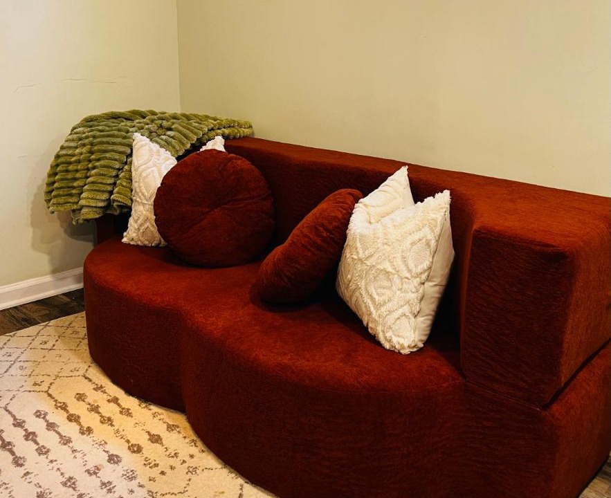 Photo of Livingroom in Candler-McAfee