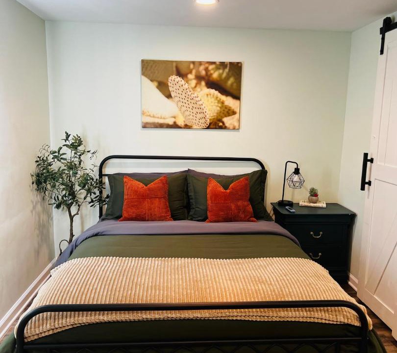 Photo of Bedroom in Candler-McAfee