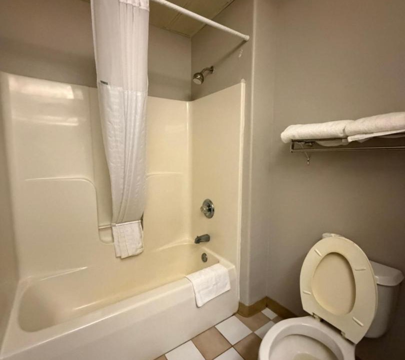 Photo of Bathroom in Kentland