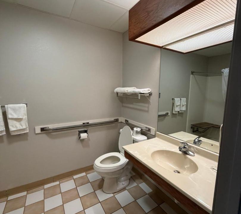 Photo of Bathroom in Kentland