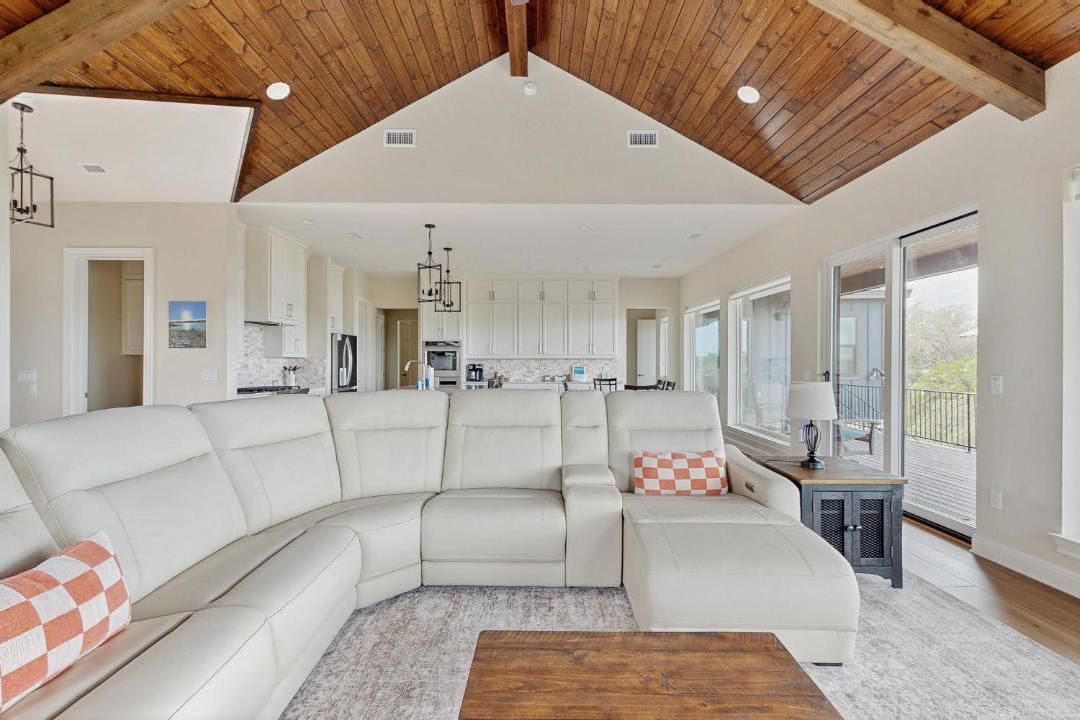 Photo of Livingroom in Point Venture