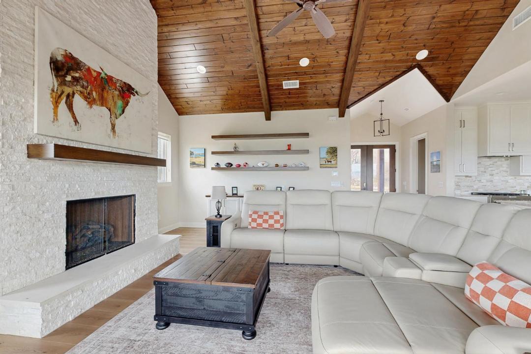 Photo of Livingroom in Point Venture