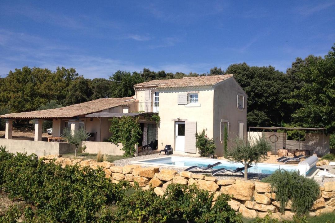 Photo of Buildings in Visan