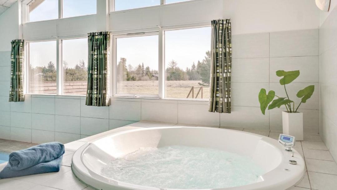 Photo of Bathroom in Aalbaek