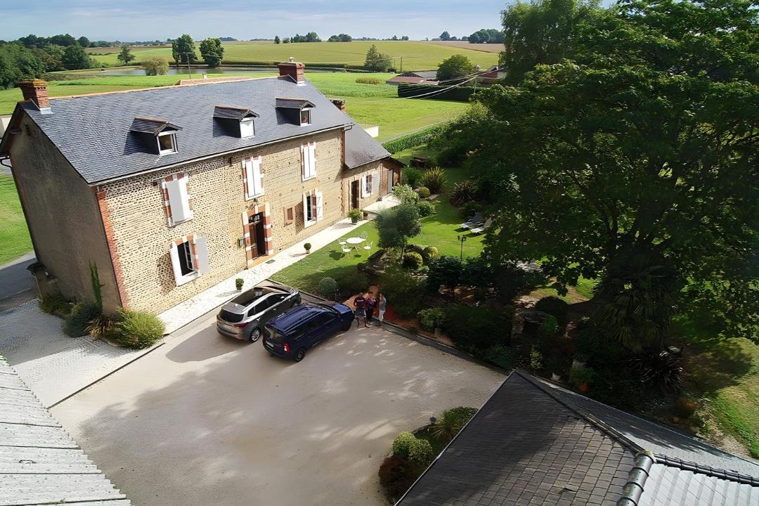 Photo of Others in Pontiacq-Viellepinte