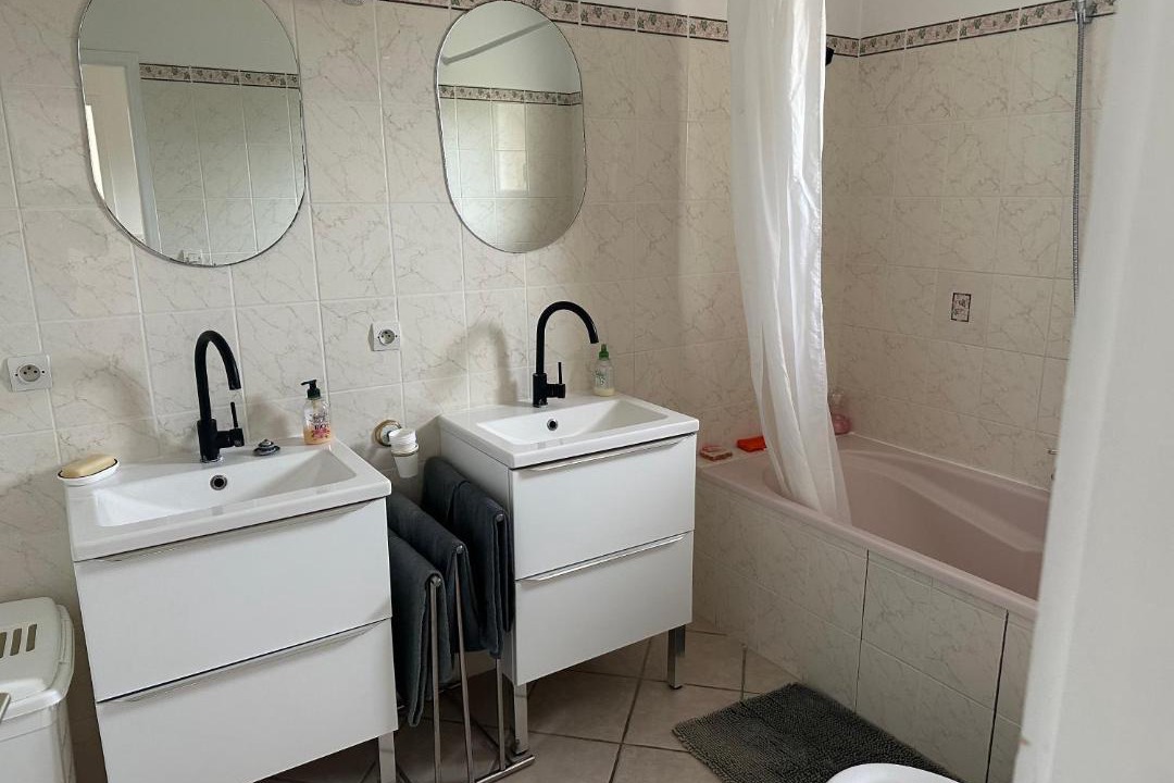 Photo of Others in Saint-Cyr-sur-le-Rhone