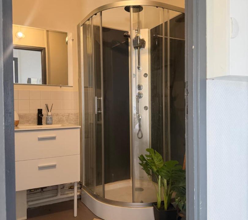 Photo of Bathroom in Chelles