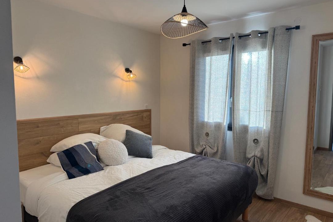 Photo of Bedroom in Jarjayes