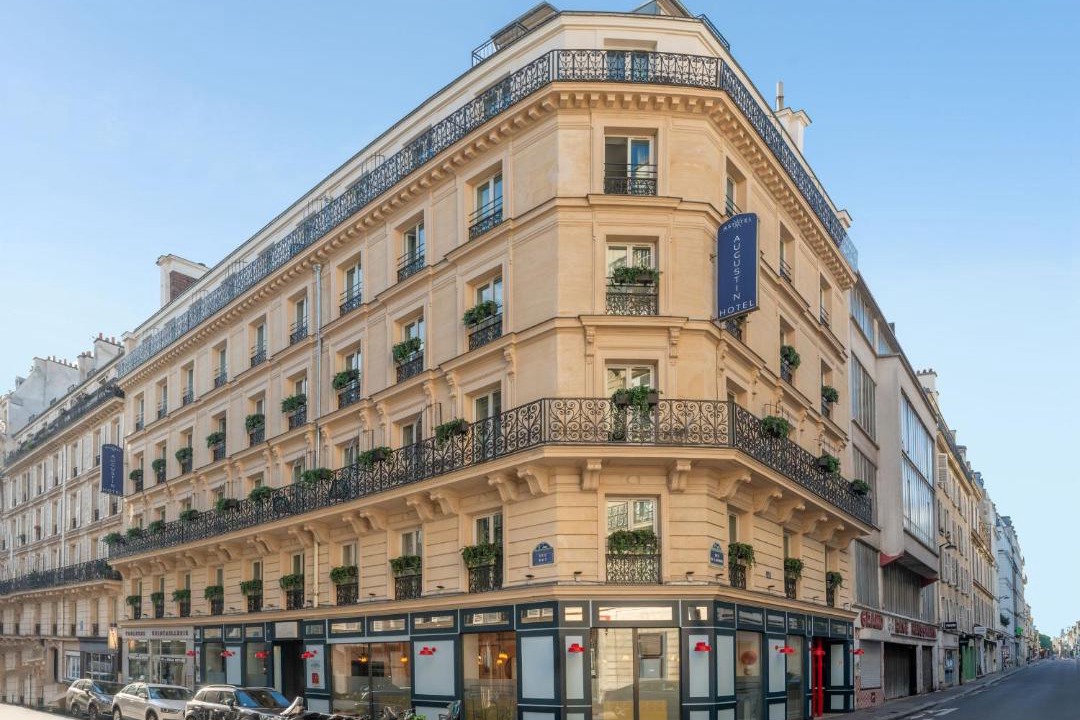 Photo of Buildings in L'Europe