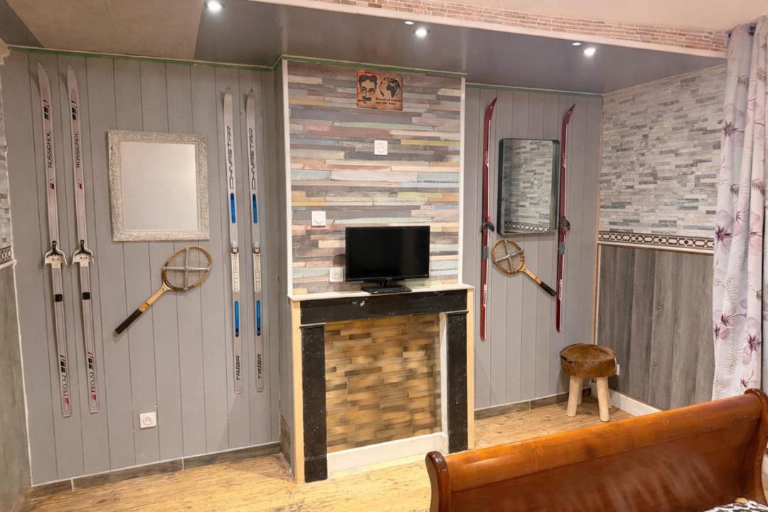 Photo of Others in Marconne