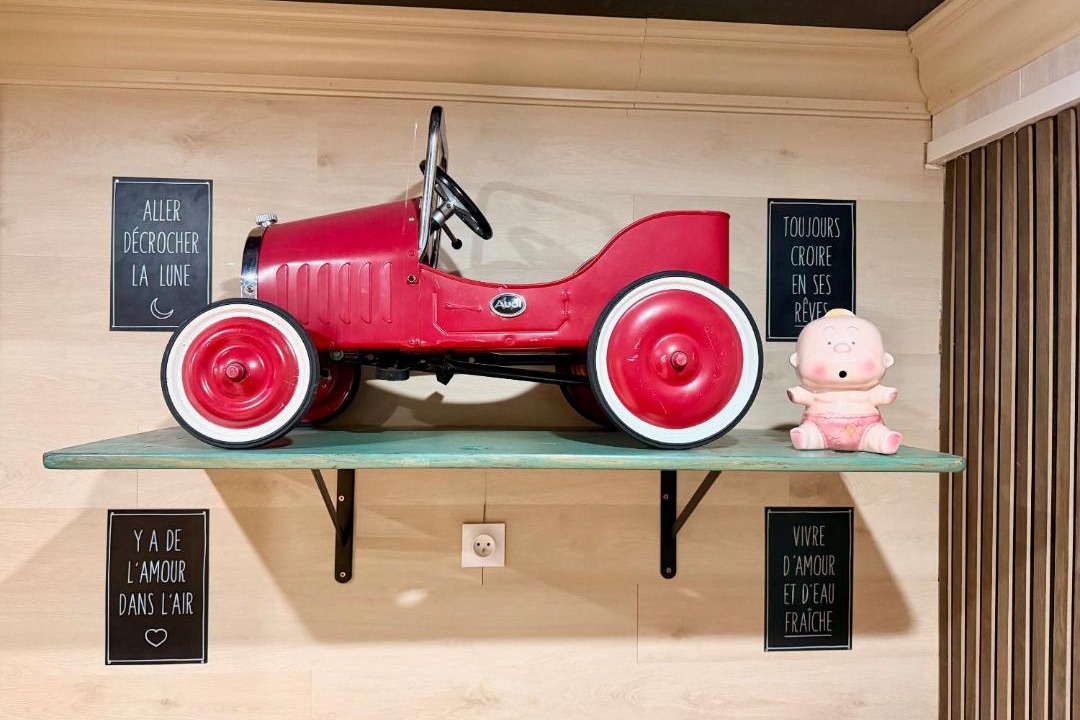 Photo of Others in Marconne