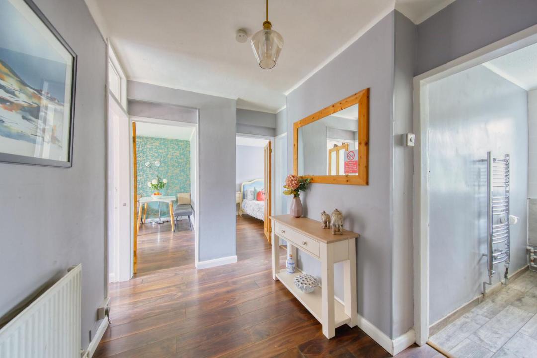 Photo of Others in Hampton Wick