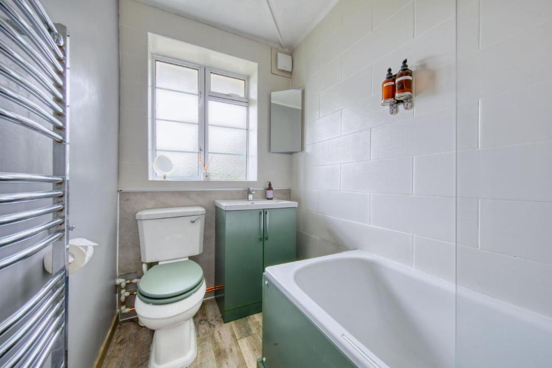 Photo of Others in Hampton Wick