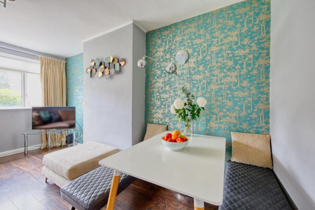 Photo of Others in Hampton Wick