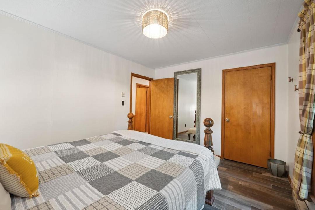 Photo of Bedroom in Newland