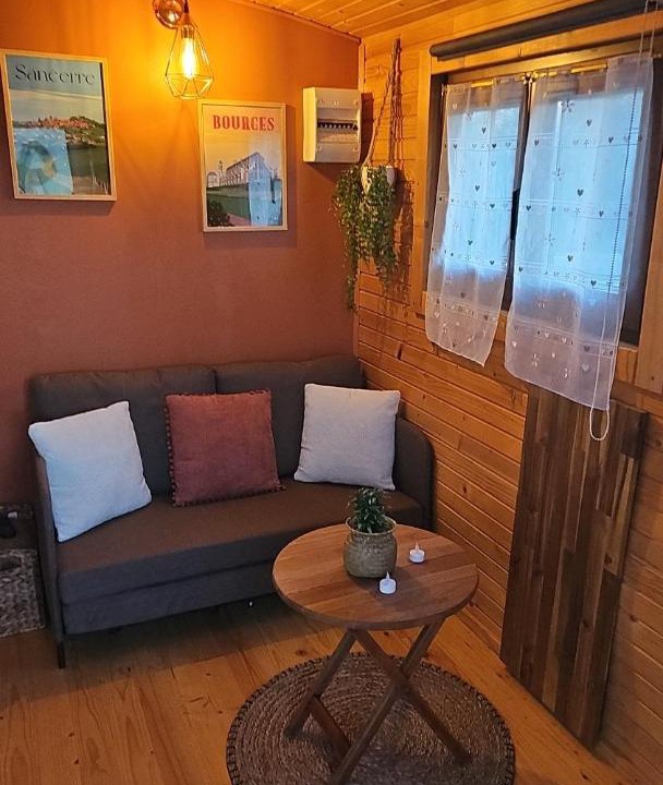 Photo of Livingroom in Veaugues