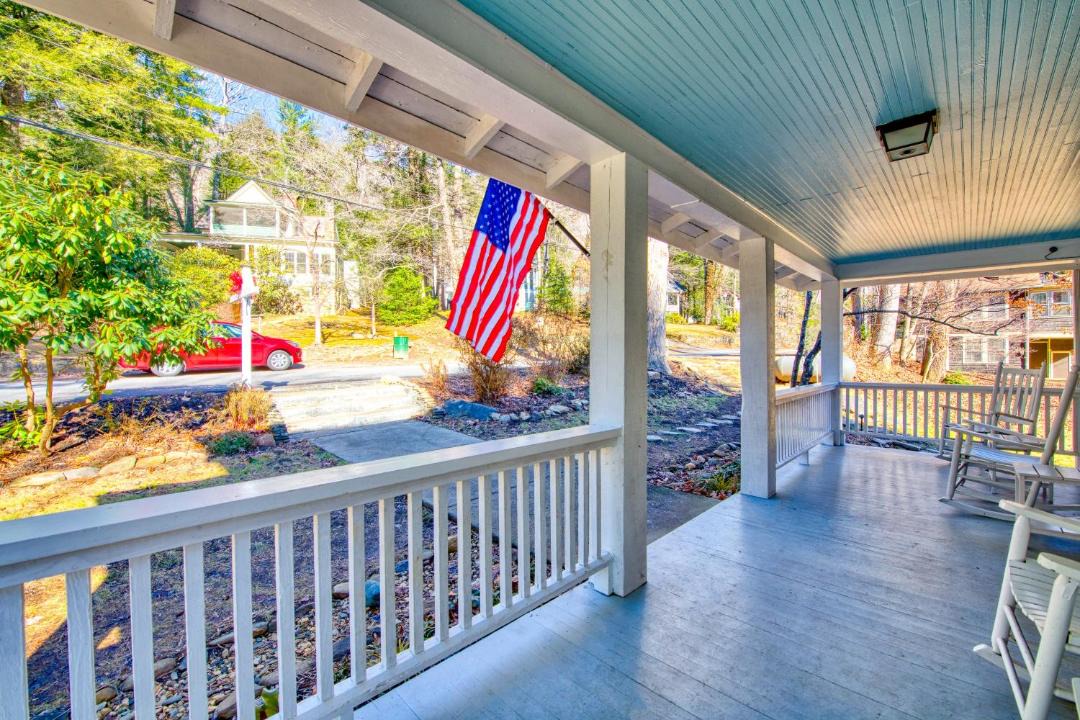 Photo of Patio Balcony in Montreat