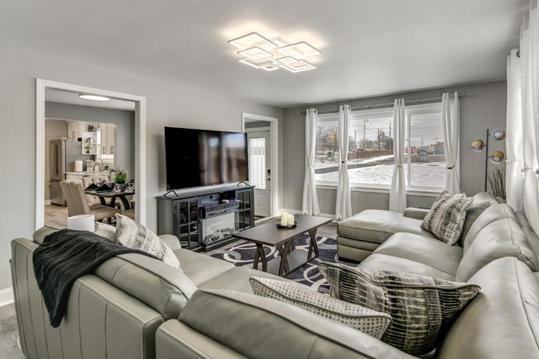 Photo of Livingroom in Depew