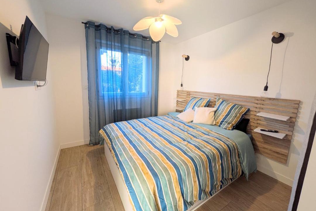 Photo of Bedroom in Entraigues-sur-la-Sorgue