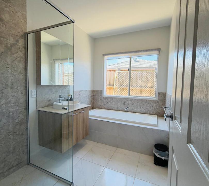 Photo of Bathroom in Manor Lakes