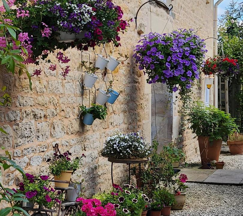 Photo of Others in Lorigne