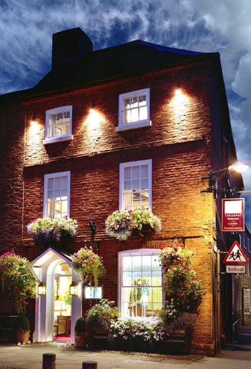 Photo of Others in Market Bosworth