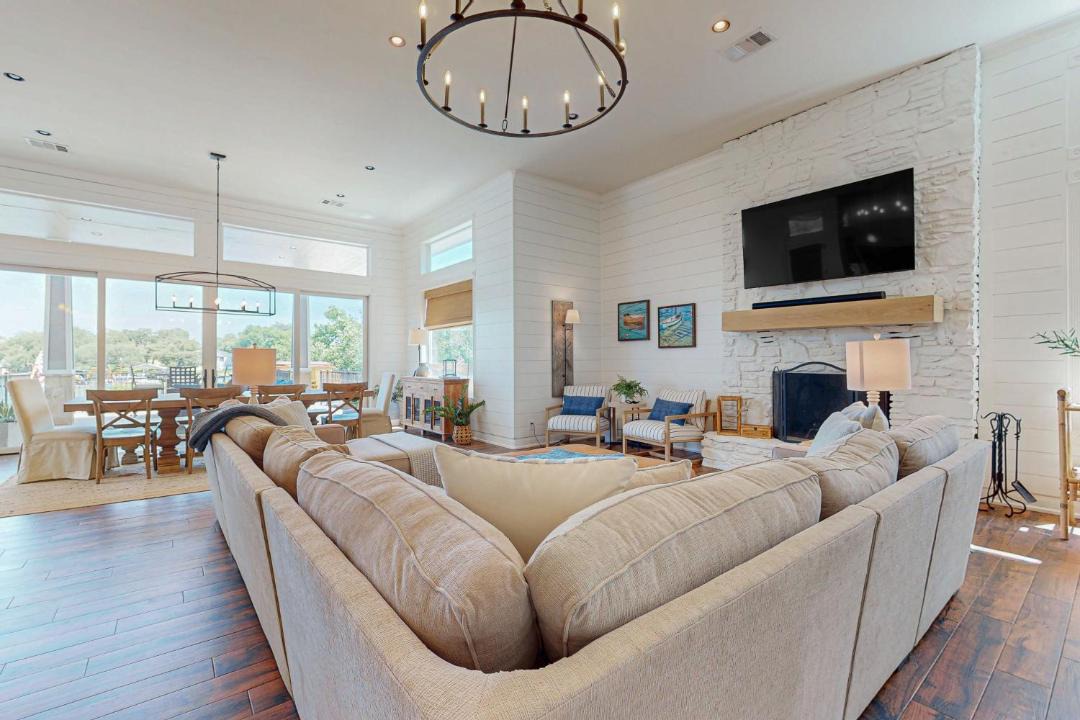 Photo of Livingroom in Granite Shoals
