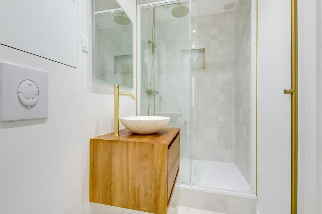 Photo of Bathroom in Puteaux