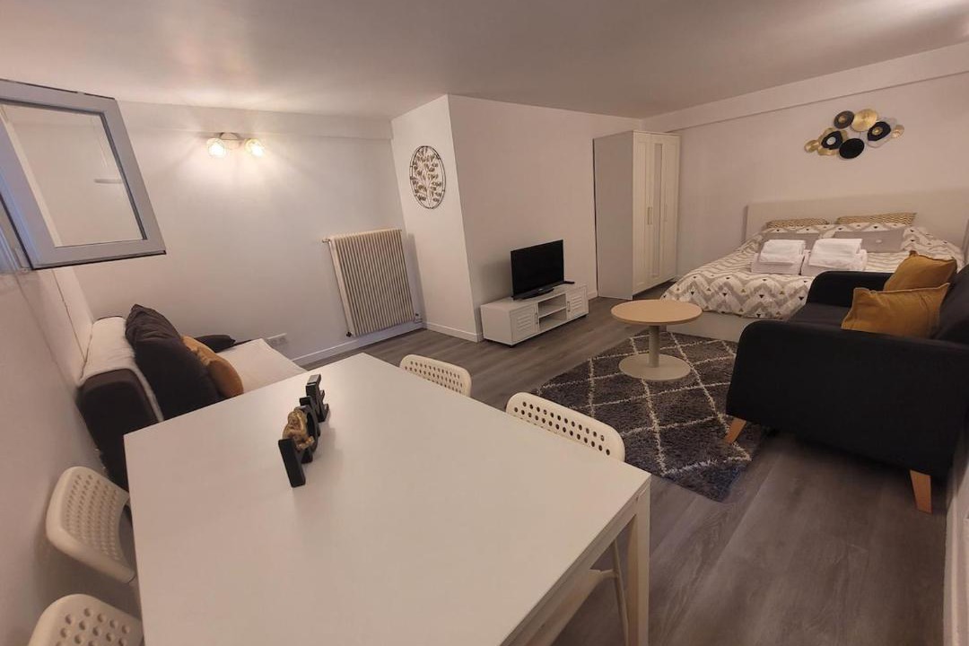 Photo of Others in Orly