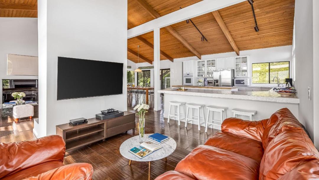 Photo of Livingroom in Western Malibu