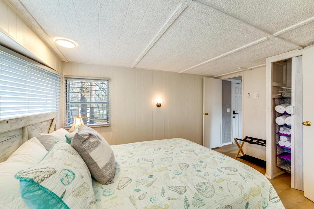 Photo of Bedroom in Log Cabin