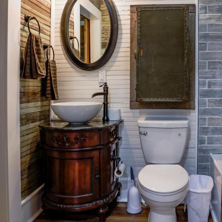 Photo of Bathroom in Toccoa