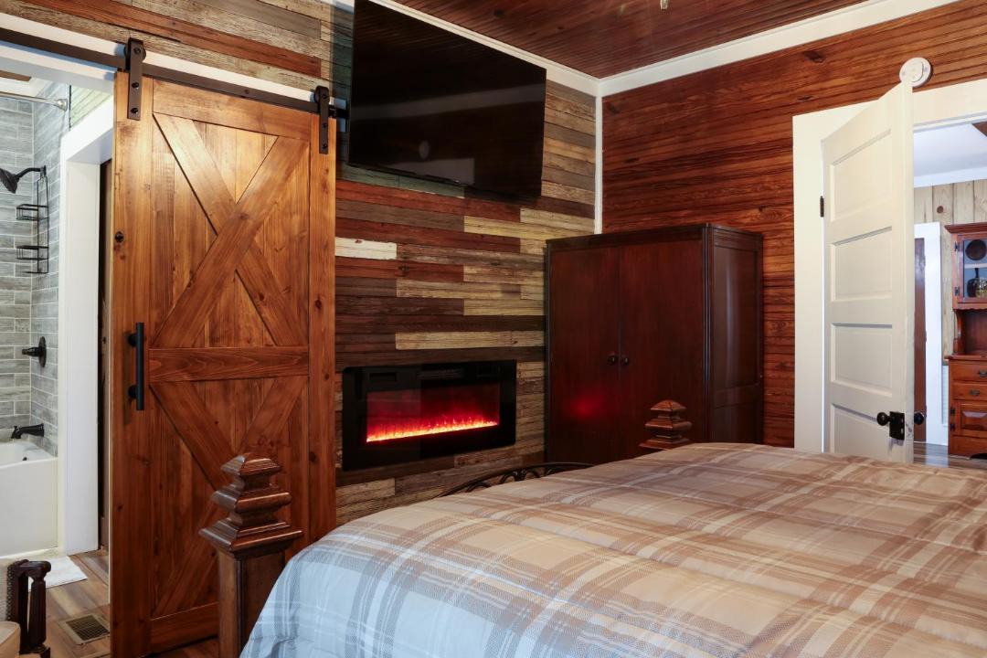 Photo of Bedroom in Toccoa