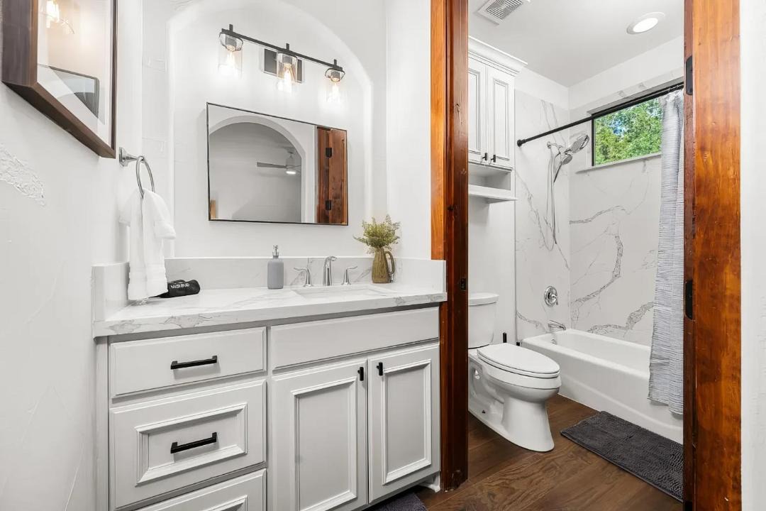 Photo of Bathroom in Rocky Ridge