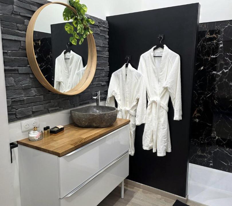Photo of Bathroom in Sainte-Marie-aux-Chenes