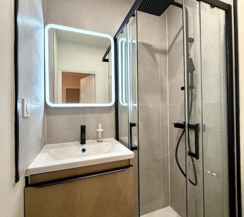 Photo of Bathroom in Thabor - Saint-Helier