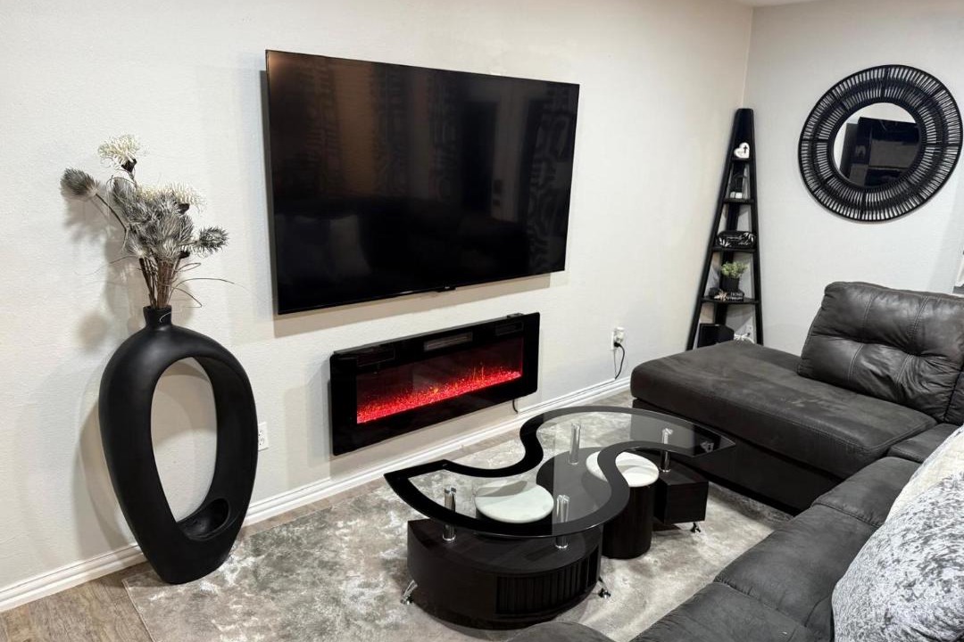 Photo of Livingroom in Forest Hill