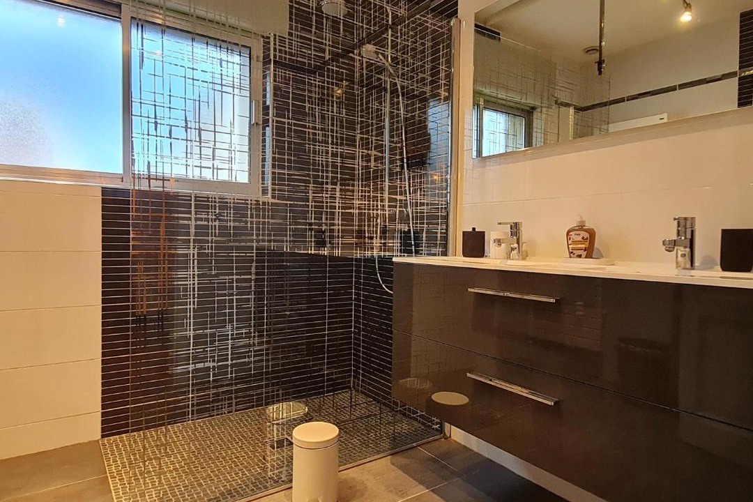 Photo of Bathroom in Ville-sur-Yron