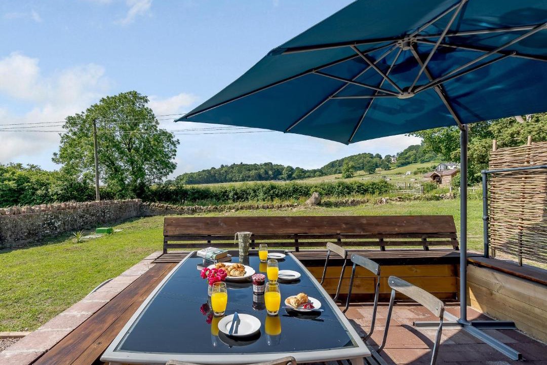 Photo of Others in Huntley