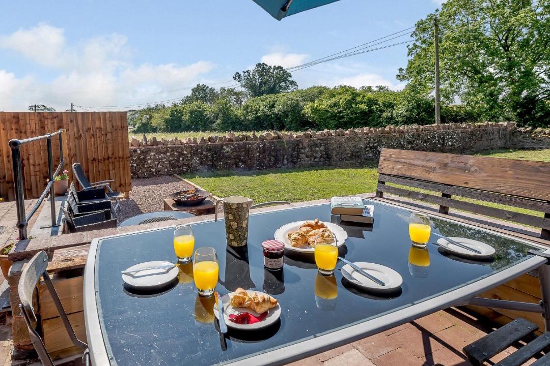 Photo of Others in Huntley