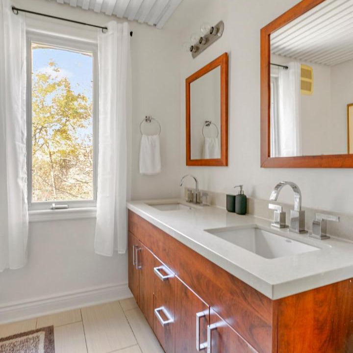 Photo of Bathroom in Broadview North