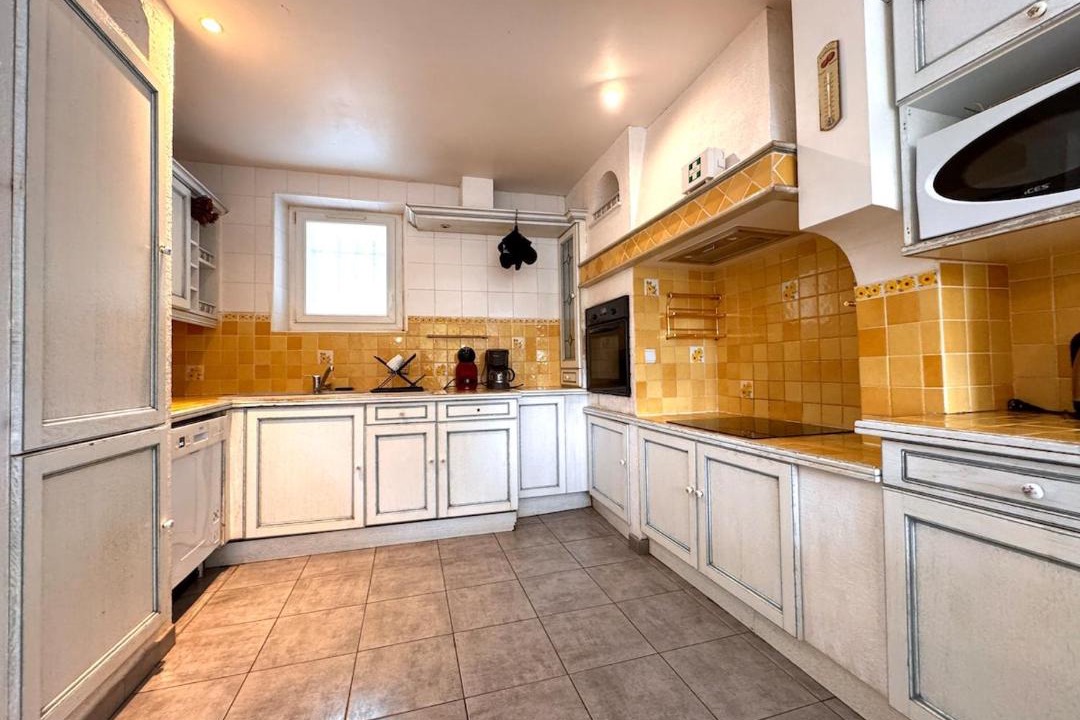 Photo of Kitchen in Vernou-la-Celle-sur-Seine