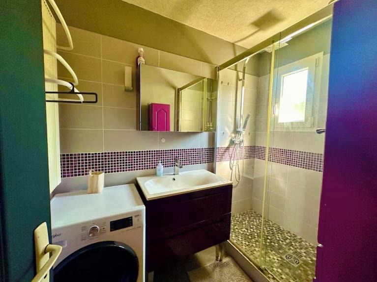 Photo of Bathroom in Monnerville