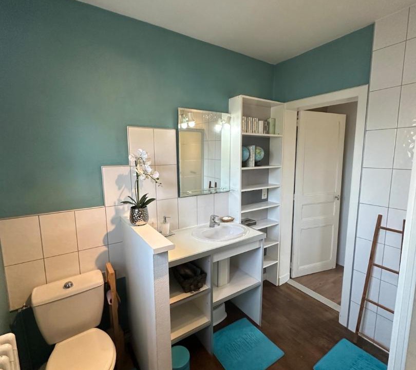 Photo of Bathroom in Nord-Saint-Martin