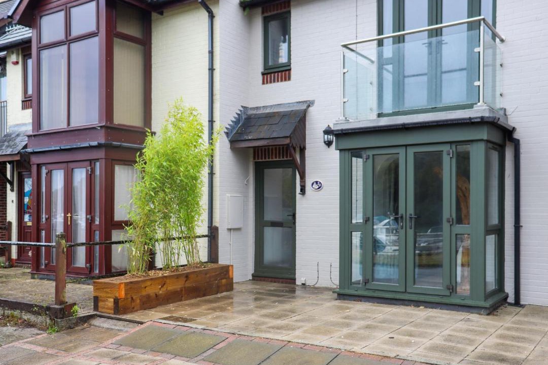 Photo of Others in Neyland